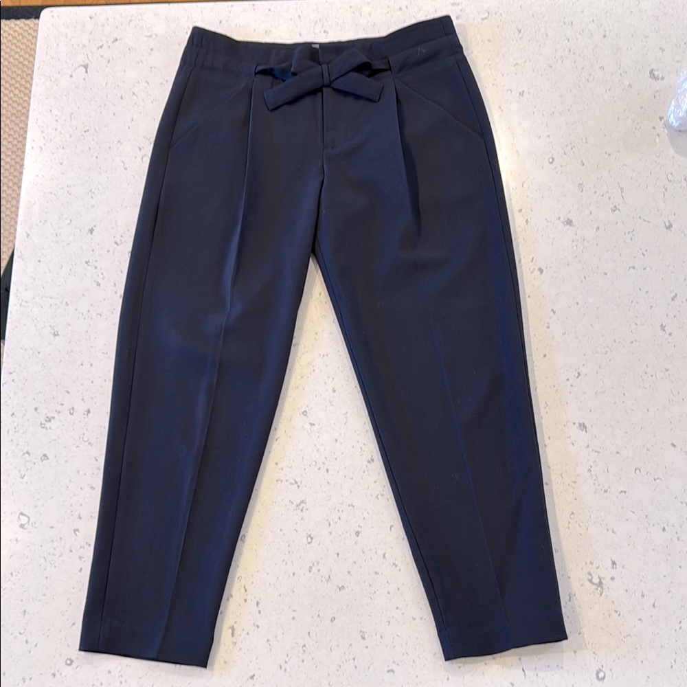 Vince women’s navy slacks pleated front ankle length with cute tie belt feature